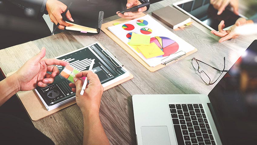 چگونه یک کارشناس دیجیتال مارکتینگ حرفه ای استخدام کنیم