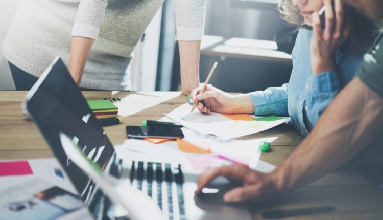 چگونه یک کارشناس دیجیتال مارکتینگ حرفه ای استخدام کنیم